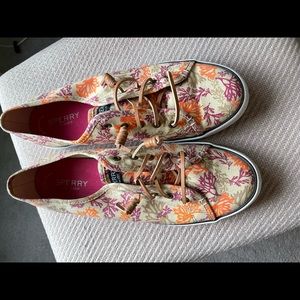 Sperry canvas sneakers